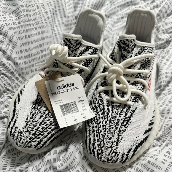 Yeezy 350 Zebra - Picture 1 of 5